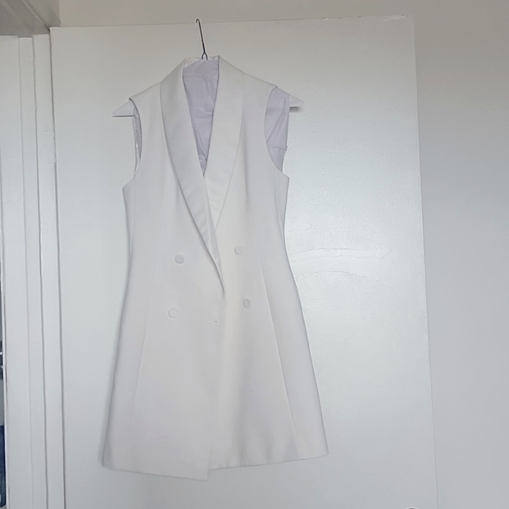 Zara white dress Size Medium